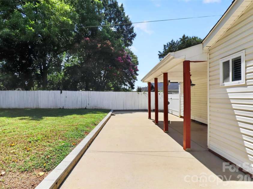 1142 Eisenhower Road, Rock Hill, SC 29730.  MLS# CAR4419721, YatesRealty ID 48754. 
