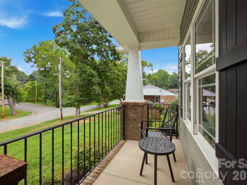 301 Pinehurst Drive, Kings Mountain, NC 28086.  MLS# CAR4419926, YatesRealty ID 48755. 