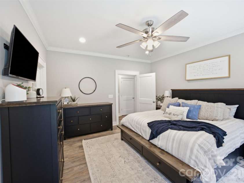 301 Pinehurst Drive, Kings Mountain, NC 28086.  MLS# CAR4419926, YatesRealty ID 48755. 