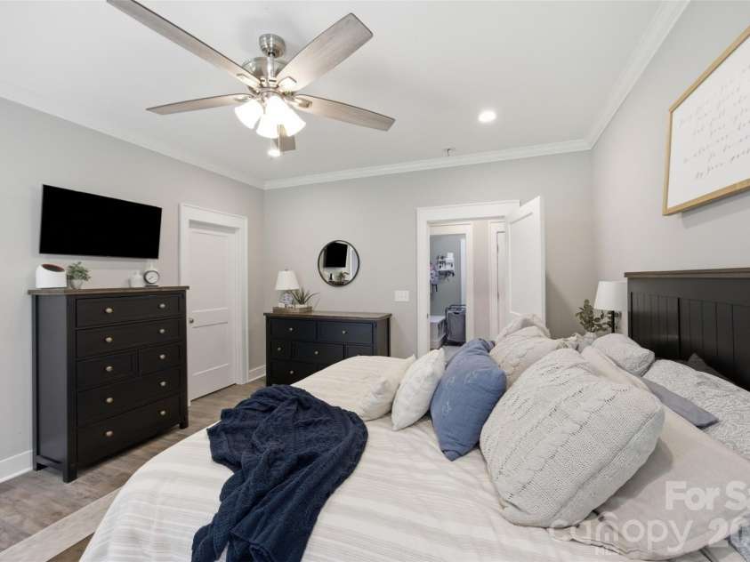 301 Pinehurst Drive, Kings Mountain, NC 28086.  MLS# CAR4419926, YatesRealty ID 48755. 