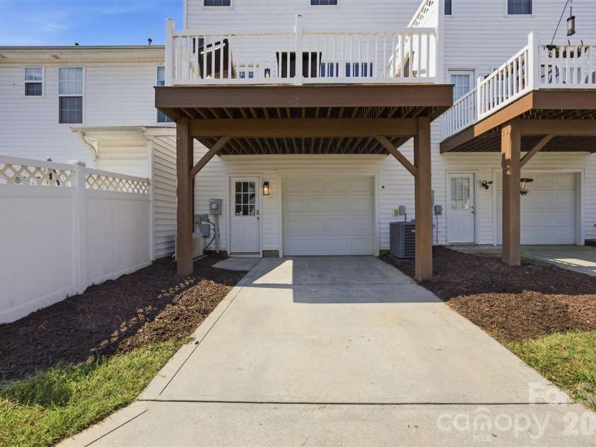 12801 Bullock Greenway Boulevard, Charlotte, NC 28277.  MLS# CAR4419411, YatesRealty ID 48756. 