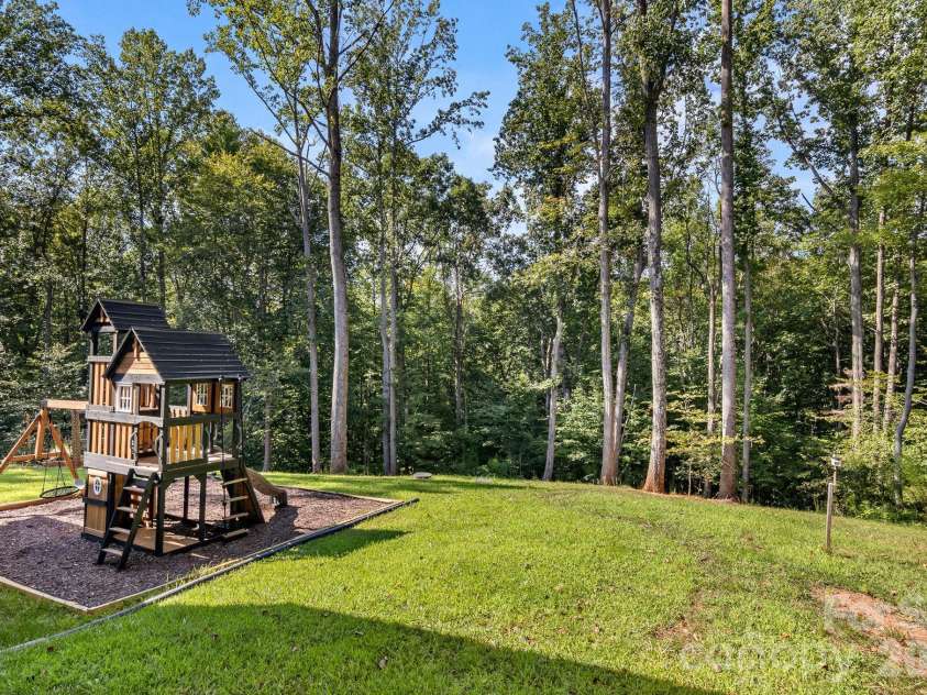 206 Harbor Watch Drive, Statesville, NC 28677.  MLS# CAR4419610, YatesRealty ID 48757. Ample Backyard