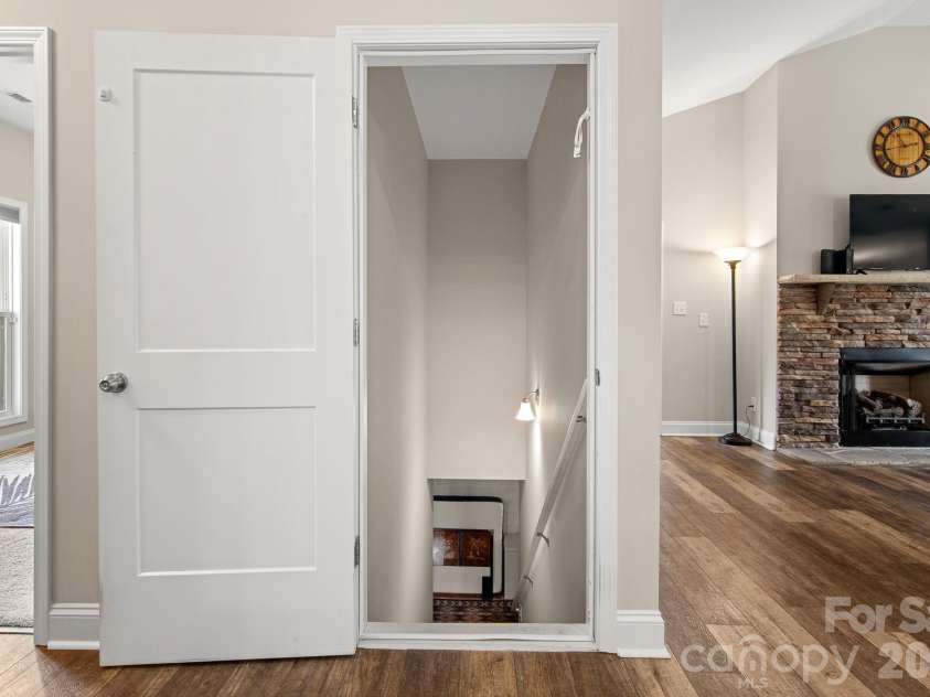 206 Harbor Watch Drive, Statesville, NC 28677.  MLS# CAR4419610, YatesRealty ID 48757. Basement Access