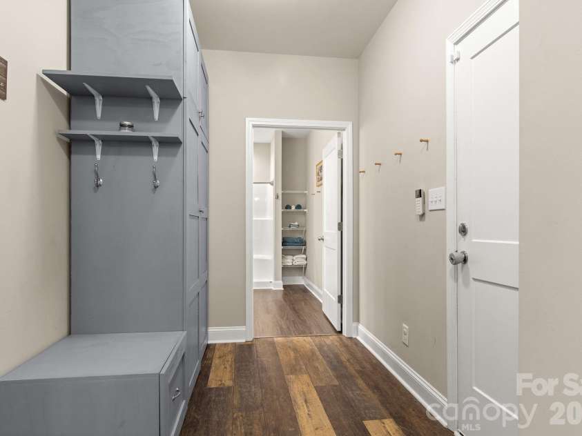 206 Harbor Watch Drive, Statesville, NC 28677.  MLS# CAR4419610, YatesRealty ID 48757. Drop Zone