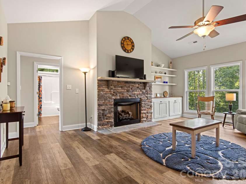 206 Harbor Watch Drive, Statesville, NC 28677.  MLS# CAR4419610, YatesRealty ID 48757. Great Room
