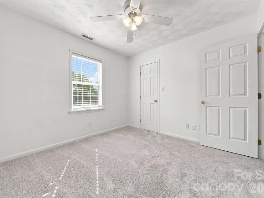 4948 Betty Drive, Hickory, NC 28601.  MLS# CAR4419644, YatesRealty ID 48758. 2nd bedroom on 2nd