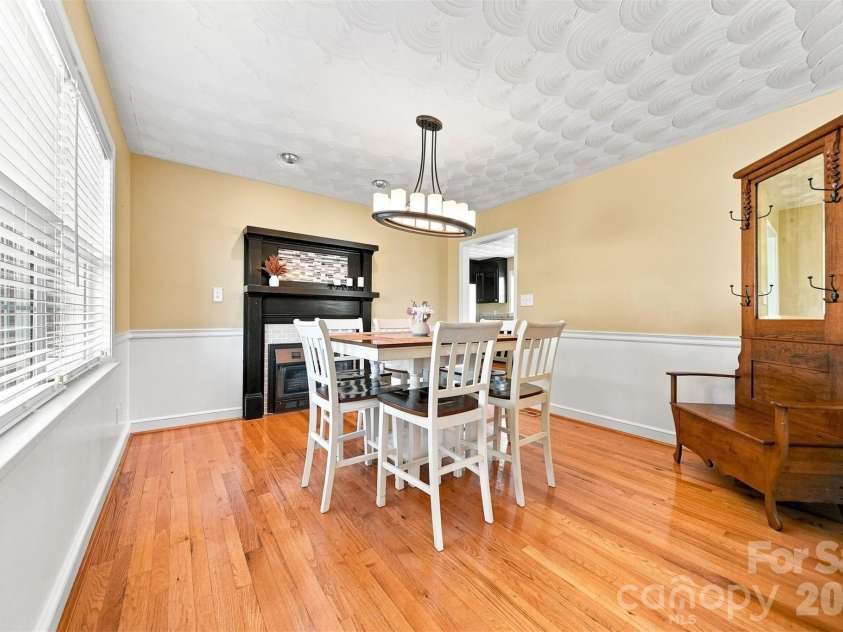 4948 Betty Drive, Hickory, NC 28601.  MLS# CAR4419644, YatesRealty ID 48758. 
