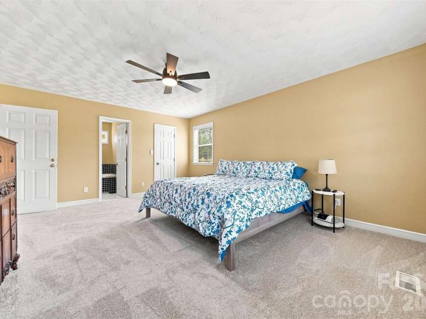 4948 Betty Drive, Hickory, NC 28601.  MLS# CAR4419644, YatesRealty ID 48758. 