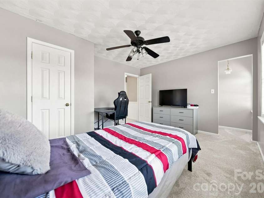 4948 Betty Drive, Hickory, NC 28601.  MLS# CAR4419644, YatesRealty ID 48758. 