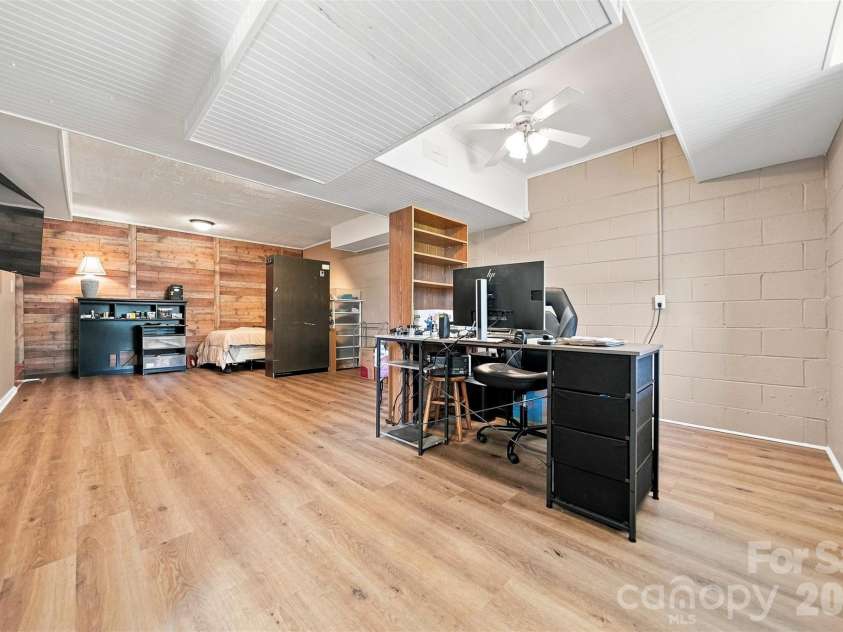 4948 Betty Drive, Hickory, NC 28601.  MLS# CAR4419644, YatesRealty ID 48758. 