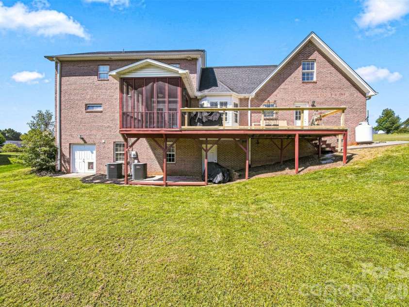 4948 Betty Drive, Hickory, NC 28601.  MLS# CAR4419644, YatesRealty ID 48758. 