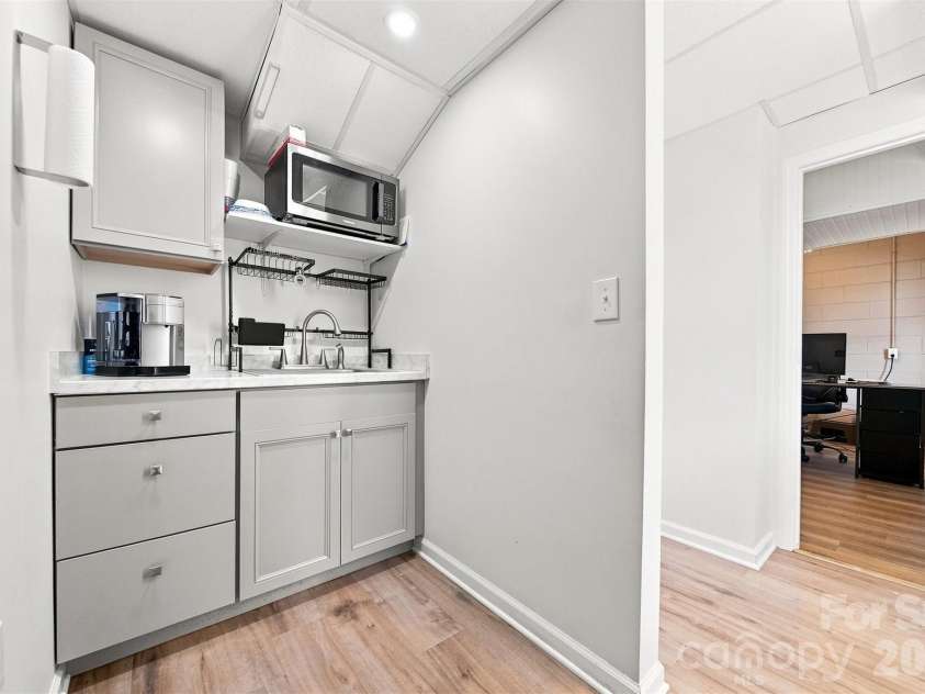 4948 Betty Drive, Hickory, NC 28601.  MLS# CAR4419644, YatesRealty ID 48758. Basement kitchette