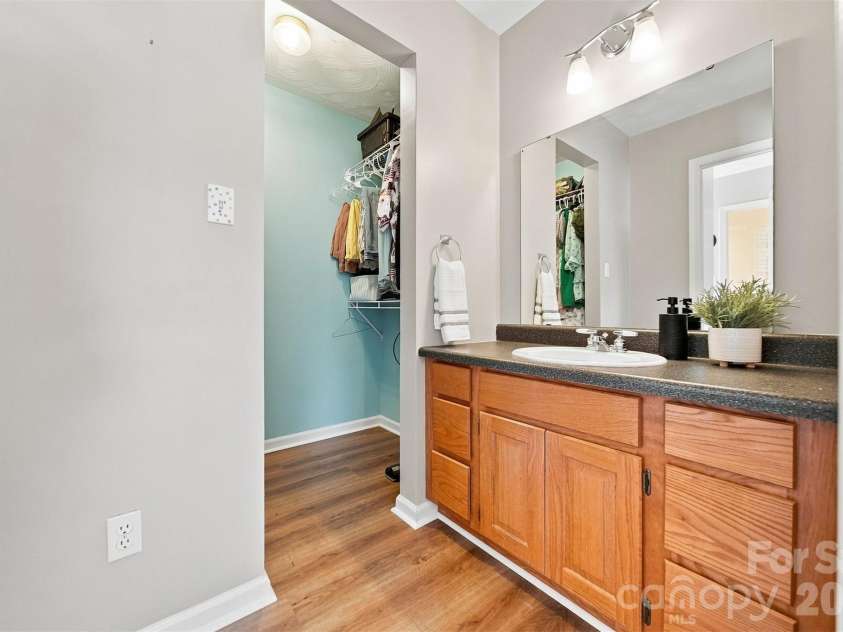 4948 Betty Drive, Hickory, NC 28601.  MLS# CAR4419644, YatesRealty ID 48758. Shared full bath on 2nd