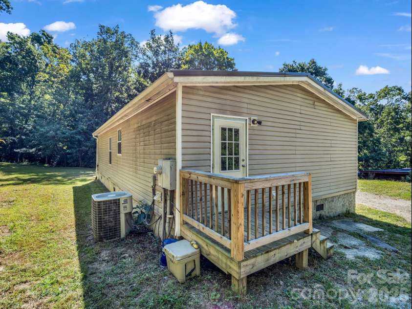 557 Sutton Mountain Ridge, Pisgah Forest, NC 28768.  MLS# CAR4419858, YatesRealty ID 48759. 