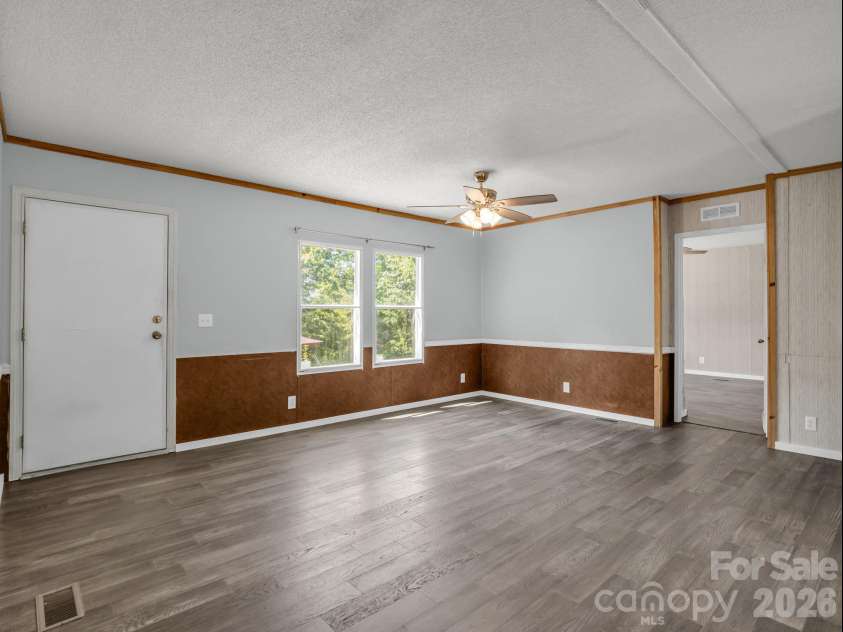557 Sutton Mountain Ridge, Pisgah Forest, NC 28768.  MLS# CAR4419858, YatesRealty ID 48759. Spacious Living Area