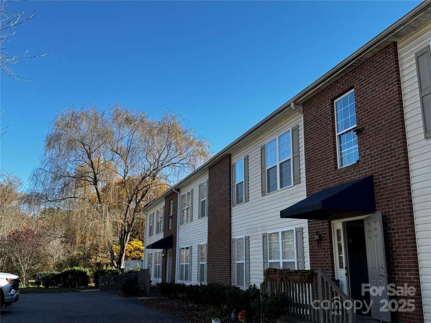 237 Camelot Drive, Waynesville, NC 28786.  MLS# CAR4317784, YatesRealty ID 4876. 