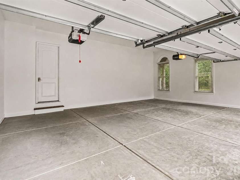 11009 Emerald Wood Drive, Huntersville, NC 28078.  MLS# CAR4420673, YatesRealty ID 48761. 