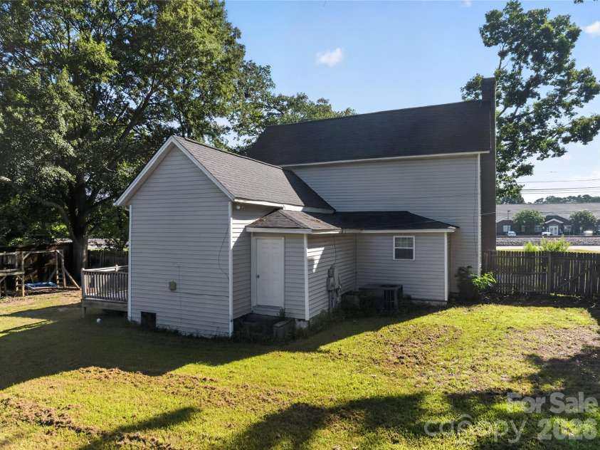 659 Main Street, Stanley, NC 28164.  MLS# CAR4419648, YatesRealty ID 48762. 