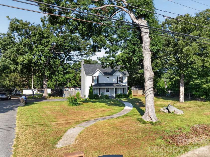 659 Main Street, Stanley, NC 28164.  MLS# CAR4419648, YatesRealty ID 48762. 