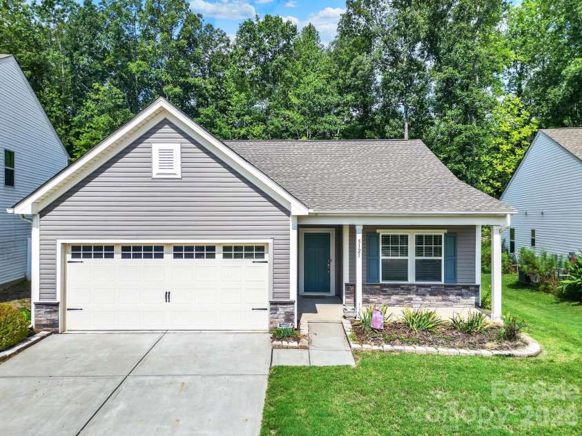 5121 Saddleback Drive, Mount Holly, NC 28120.  MLS# CAR4421137, YatesRealty ID 48763. 