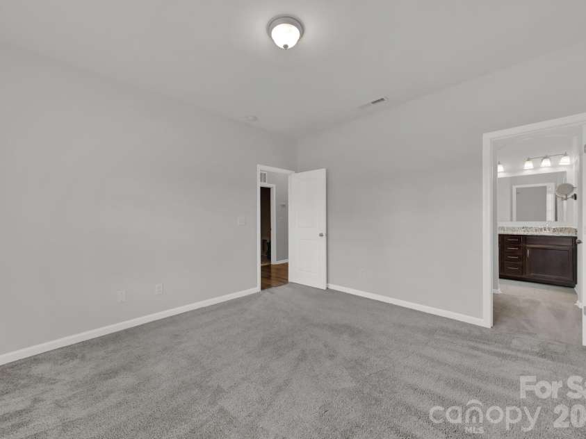 5121 Saddleback Drive, Mount Holly, NC 28120.  MLS# CAR4421137, YatesRealty ID 48763. 