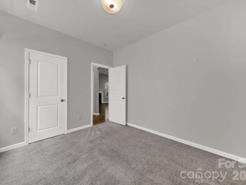 5121 Saddleback Drive, Mount Holly, NC 28120.  MLS# CAR4421137, YatesRealty ID 48763. 