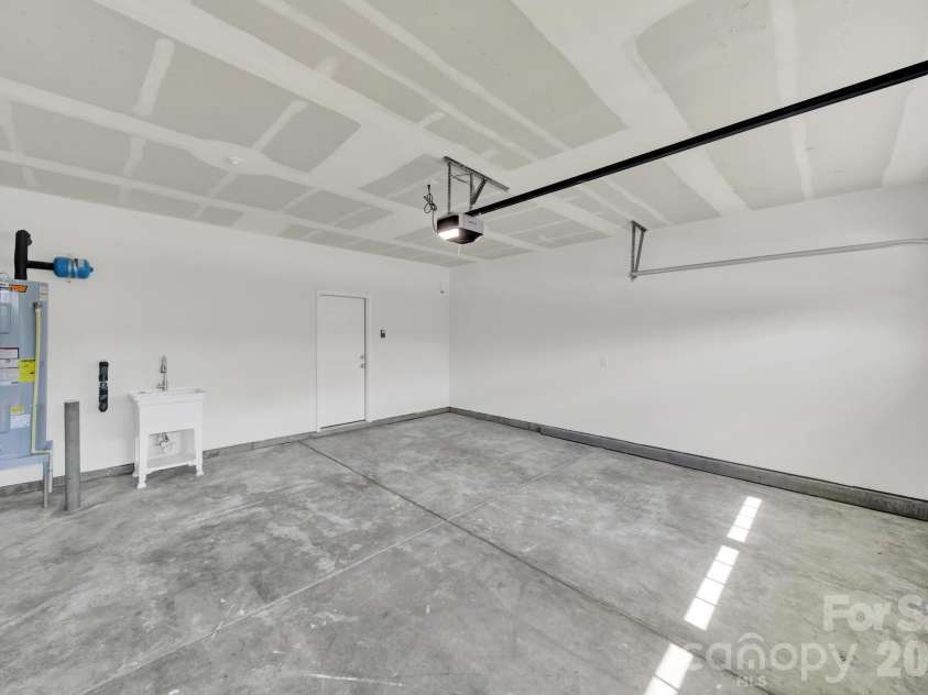 5121 Saddleback Drive, Mount Holly, NC 28120.  MLS# CAR4421137, YatesRealty ID 48763. 
