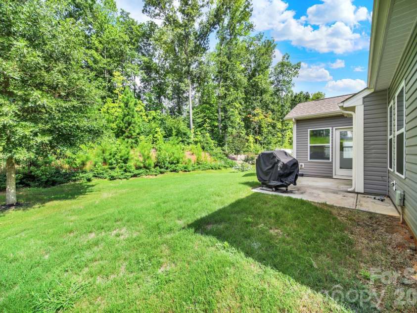 5121 Saddleback Drive, Mount Holly, NC 28120.  MLS# CAR4421137, YatesRealty ID 48763. 