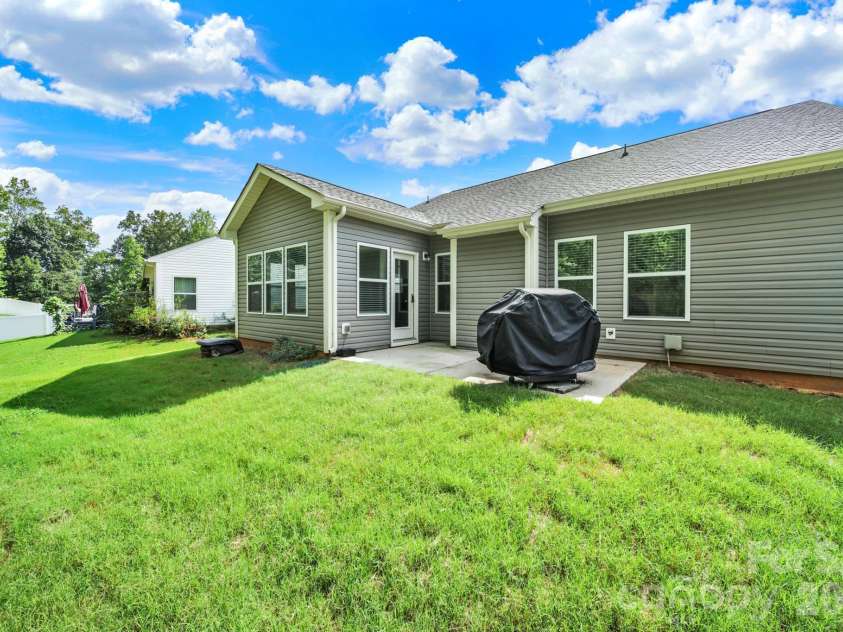 5121 Saddleback Drive, Mount Holly, NC 28120.  MLS# CAR4421137, YatesRealty ID 48763. 
