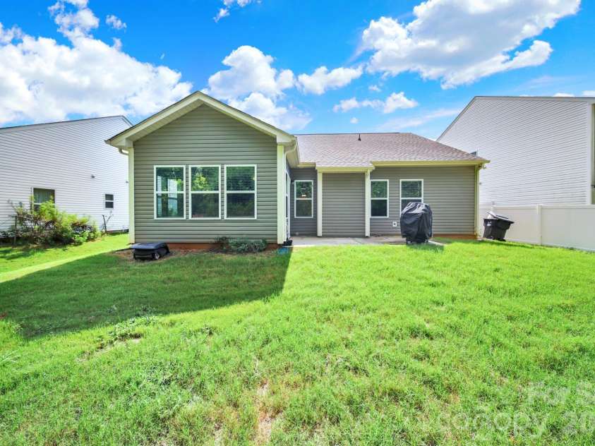 5121 Saddleback Drive, Mount Holly, NC 28120.  MLS# CAR4421137, YatesRealty ID 48763. 