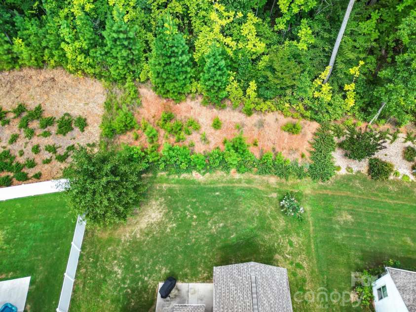 5121 Saddleback Drive, Mount Holly, NC 28120.  MLS# CAR4421137, YatesRealty ID 48763. 