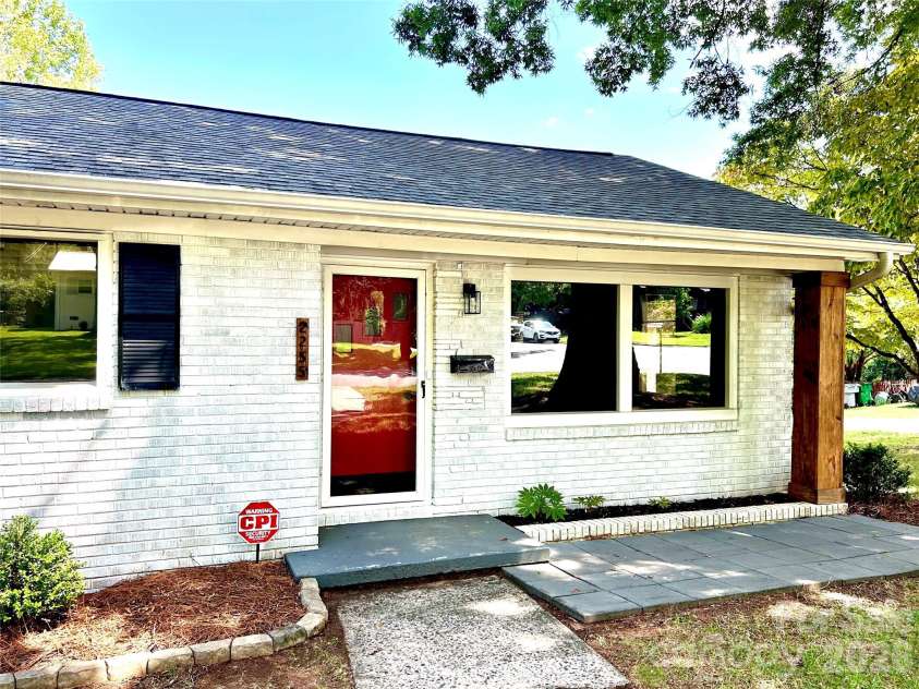 2255 Falmouth Road, Charlotte, NC 28205.  MLS# CAR4421108, YatesRealty ID 48764. 