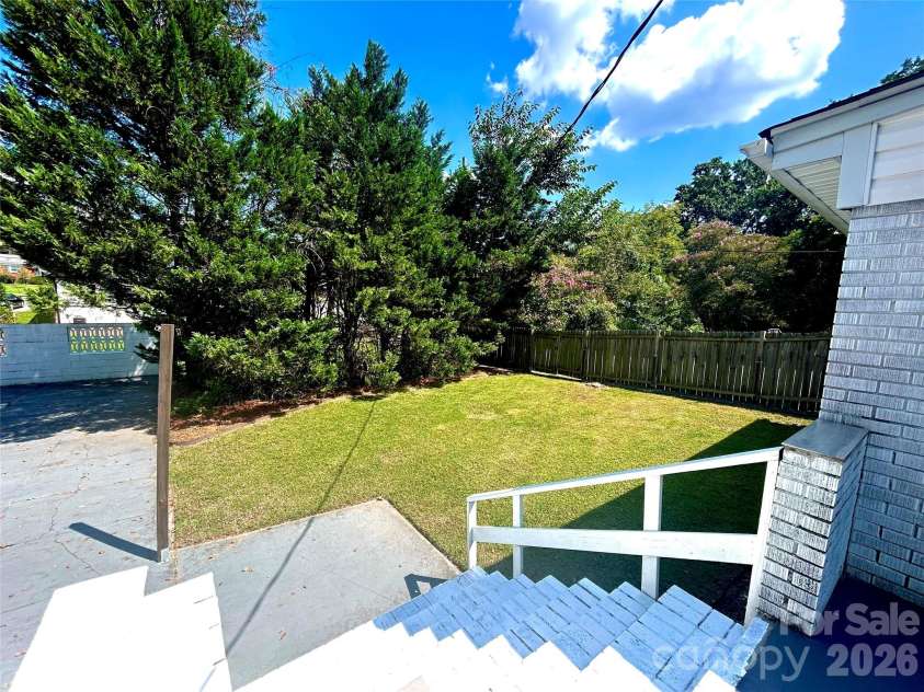 2255 Falmouth Road, Charlotte, NC 28205.  MLS# CAR4421108, YatesRealty ID 48764. 