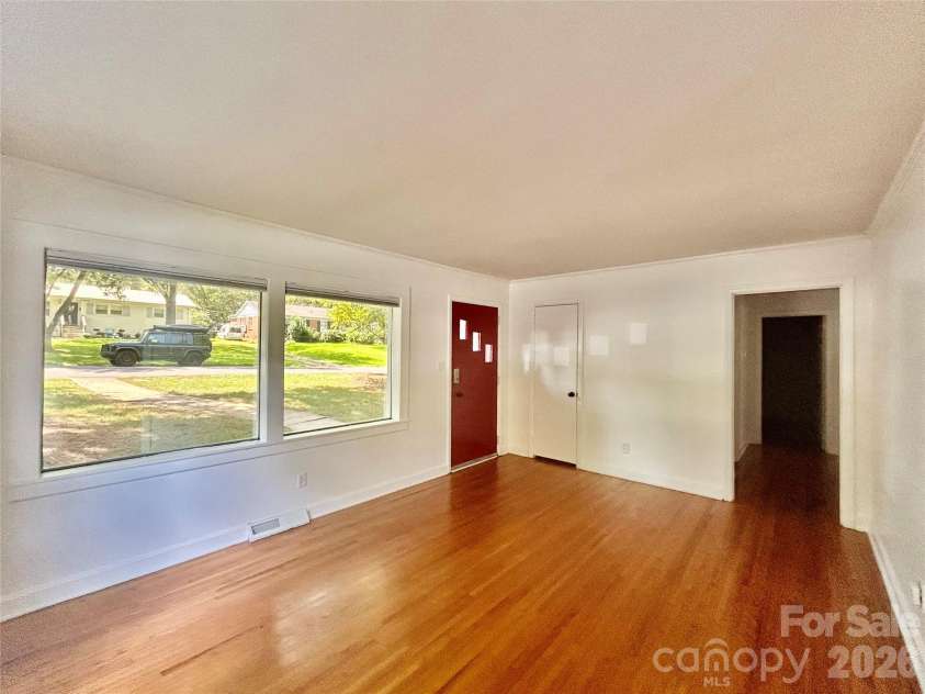 2255 Falmouth Road, Charlotte, NC 28205.  MLS# CAR4421108, YatesRealty ID 48764. 