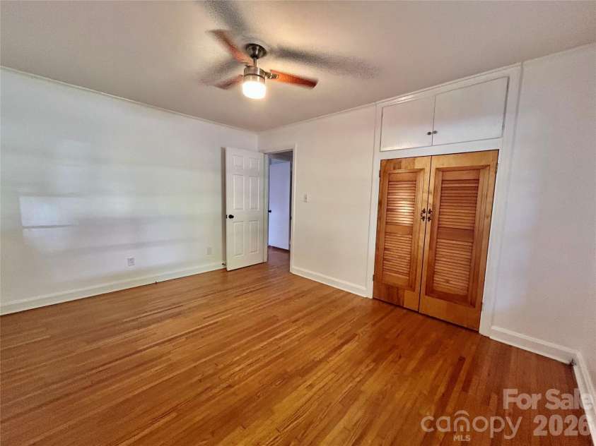 2255 Falmouth Road, Charlotte, NC 28205.  MLS# CAR4421108, YatesRealty ID 48764. 
