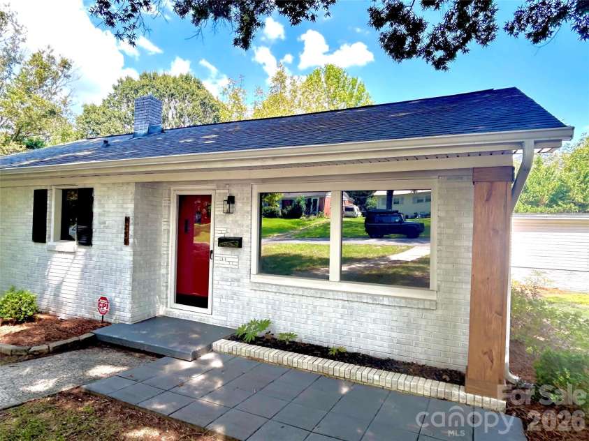2255 Falmouth Road, Charlotte, NC 28205.  MLS# CAR4421108, YatesRealty ID 48764. 