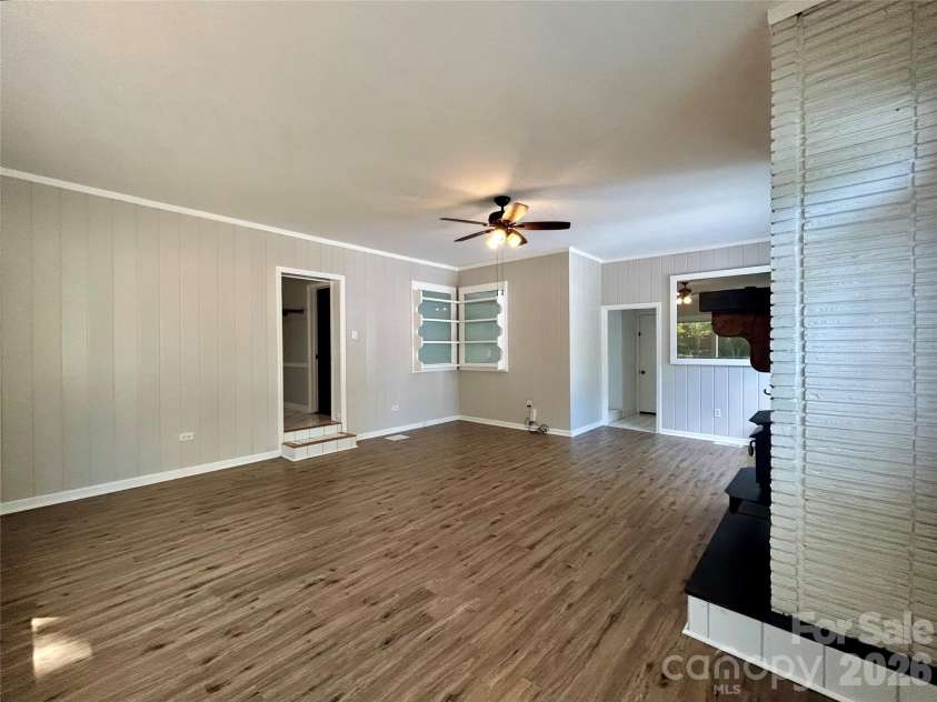 2255 Falmouth Road, Charlotte, NC 28205.  MLS# CAR4421108, YatesRealty ID 48764. 