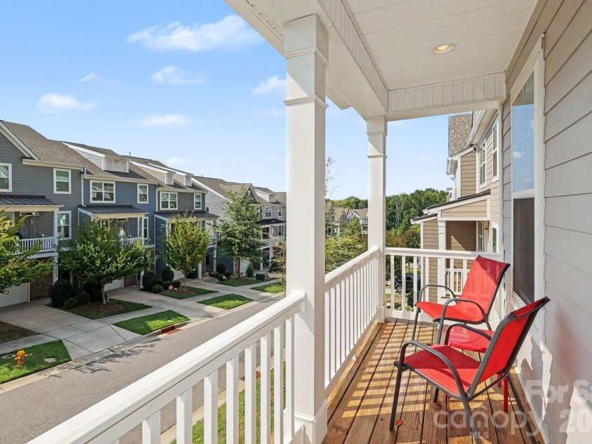 10307 Glenmere Creek Circle, Charlotte, NC 28262.  MLS# CAR4420962, YatesRealty ID 48765. Font porch/deck