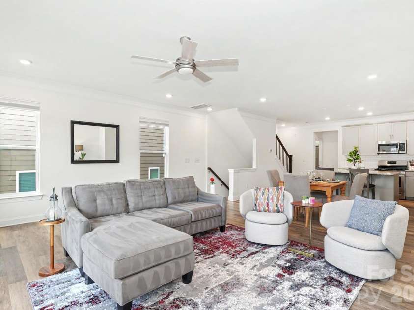 10307 Glenmere Creek Circle, Charlotte, NC 28262.  MLS# CAR4420962, YatesRealty ID 48765. Open concept main floor