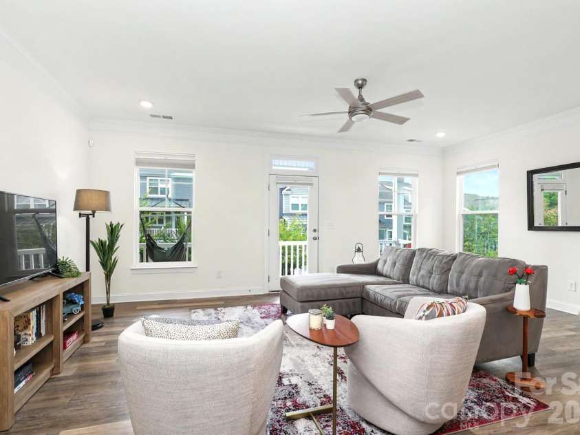 10307 Glenmere Creek Circle, Charlotte, NC 28262.  MLS# CAR4420962, YatesRealty ID 48765. Spacious Living Room