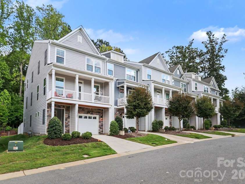 10307 Glenmere Creek Circle, Charlotte, NC 28262.  MLS# CAR4420962, YatesRealty ID 48765. Townhome exterior