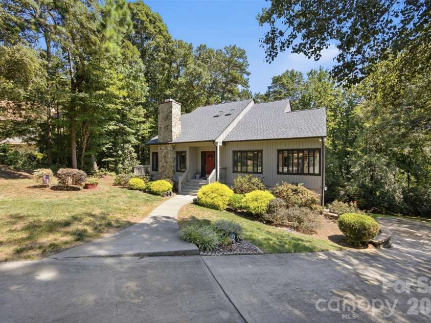 13432 Windward Cove, Charlotte, NC 28278.  MLS# CAR4419903, YatesRealty ID 48766. 