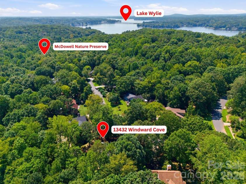 13432 Windward Cove, Charlotte, NC 28278.  MLS# CAR4419903, YatesRealty ID 48766. 