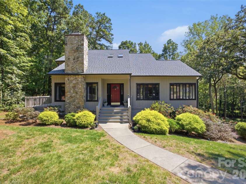 13432 Windward Cove, Charlotte, NC 28278.  MLS# CAR4419903, YatesRealty ID 48766. 