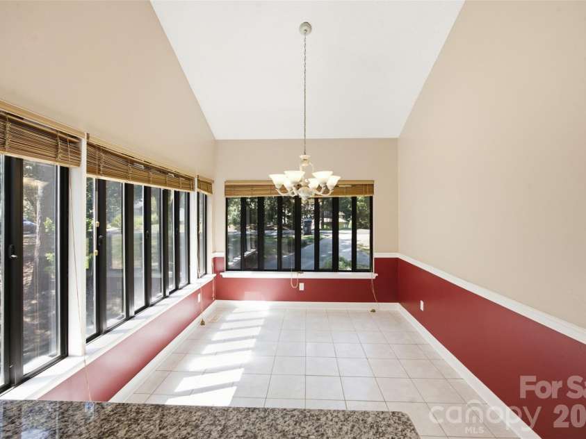 13432 Windward Cove, Charlotte, NC 28278.  MLS# CAR4419903, YatesRealty ID 48766. Dining Area