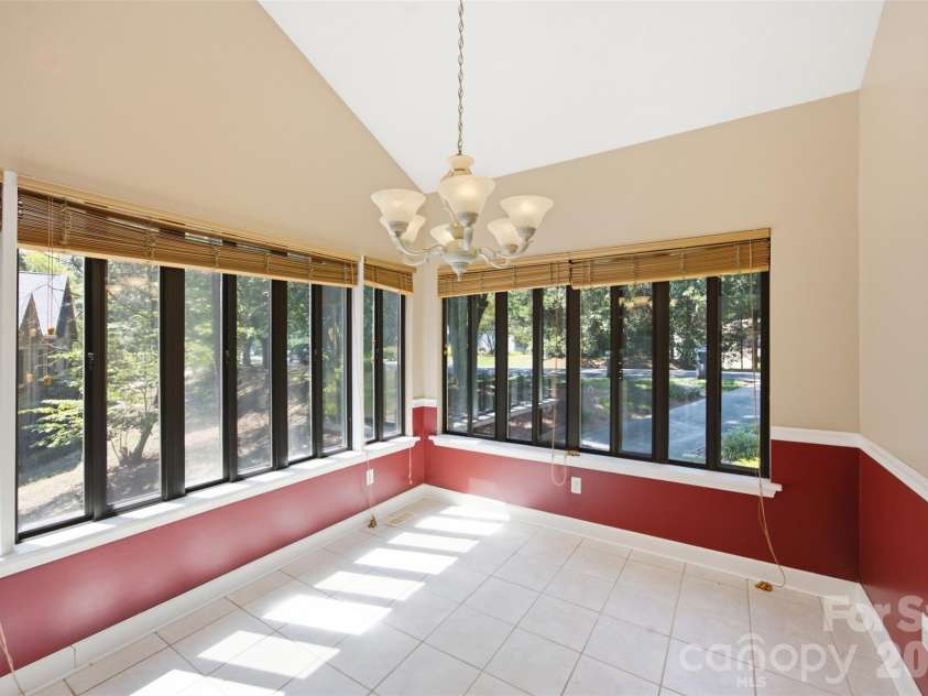 13432 Windward Cove, Charlotte, NC 28278.  MLS# CAR4419903, YatesRealty ID 48766. Dining Area