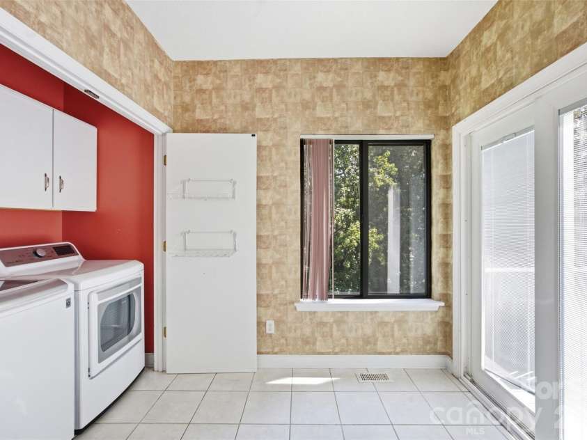 13432 Windward Cove, Charlotte, NC 28278.  MLS# CAR4419903, YatesRealty ID 48766. Laundry & Exit to Deck