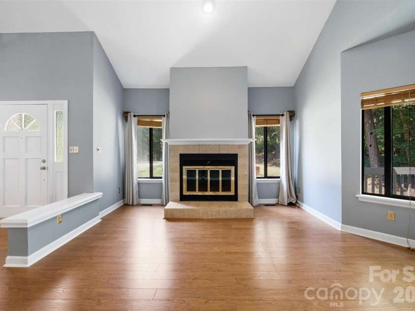 13432 Windward Cove, Charlotte, NC 28278.  MLS# CAR4419903, YatesRealty ID 48766. Living Room