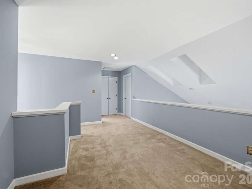 13432 Windward Cove, Charlotte, NC 28278.  MLS# CAR4419903, YatesRealty ID 48766. Loft Upper Level