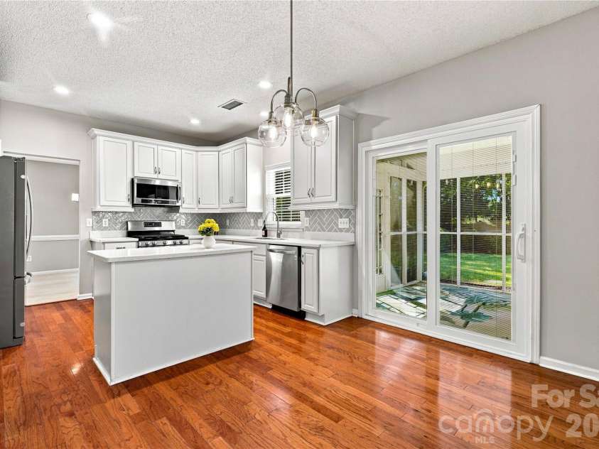 5477 Cambridge Bay Drive, Charlotte, NC 28269.  MLS# CAR4419836, YatesRealty ID 48767. 